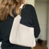 #Sac baguette NIRVANA en cuir grain naturel beige taupe