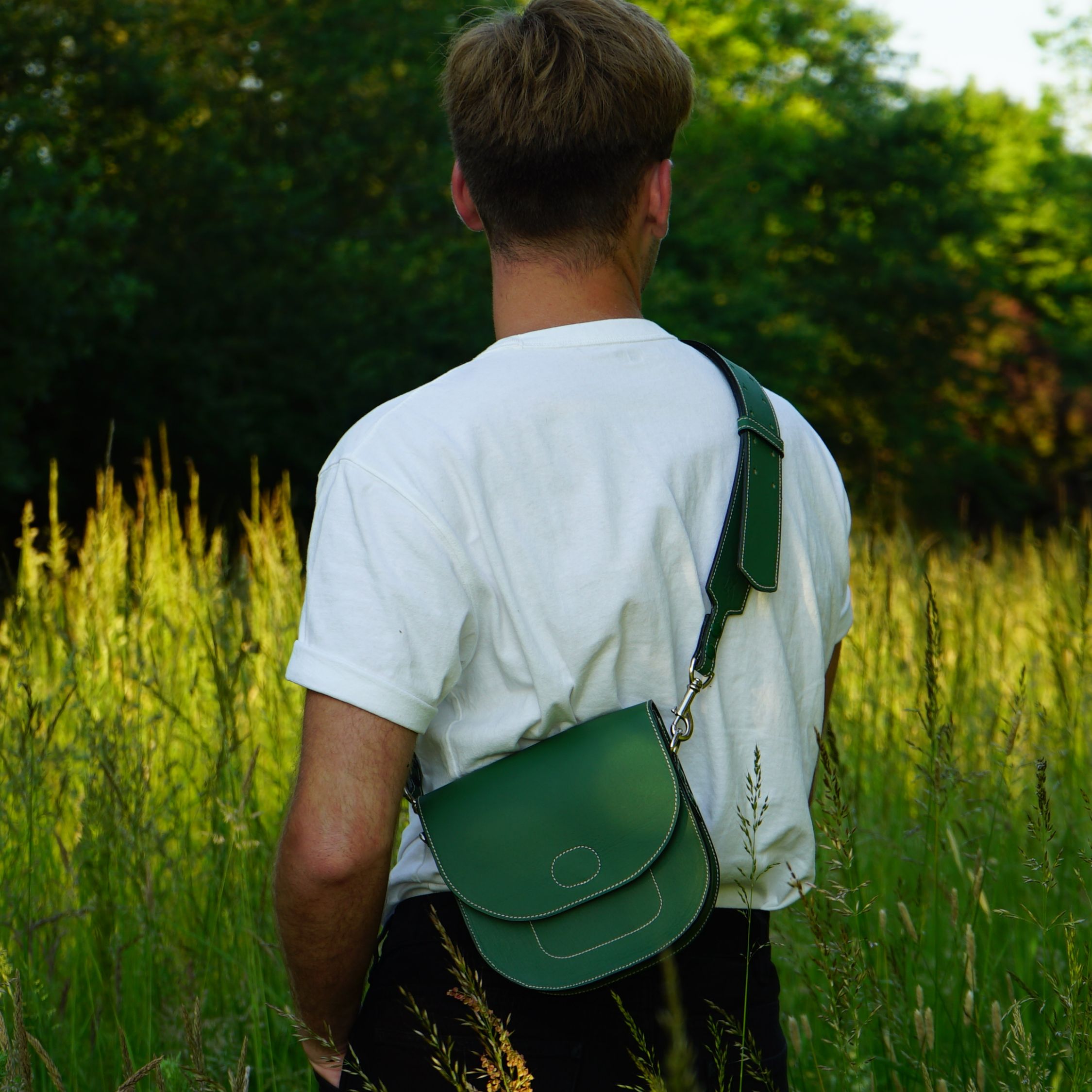 quel-sac-besace-pour-hommes-choisir-quand-on-a-mal-aux-epaules